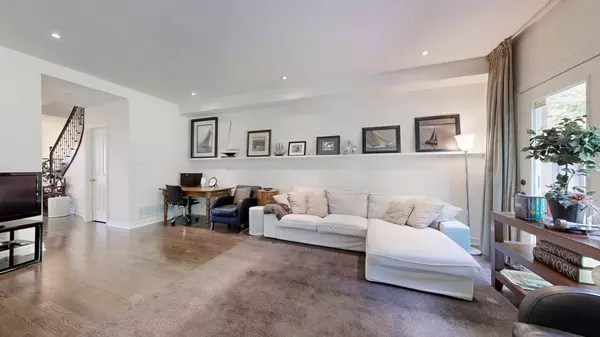 Richmond Hill, ON L4E 4V3,16 Carriage House CT