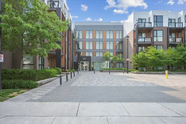 Oakville, ON L6H 0W5,168 Sabina DR #211