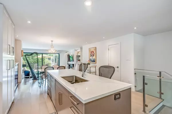 Oakville, ON L6K 3R7,53 Forsythe ST