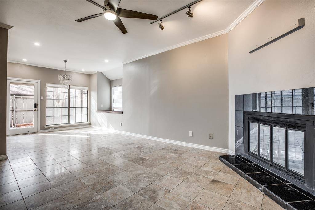 Dallas, TX 75231,9910 Royal Lane #1402