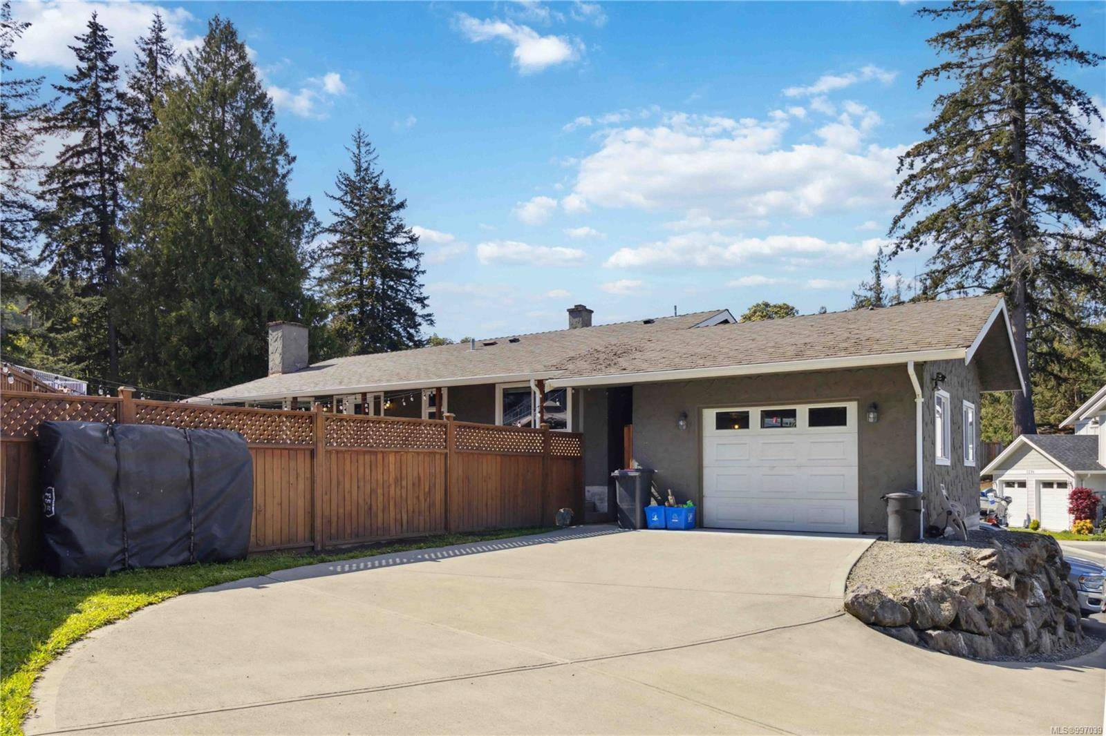 Colwood, BC V9B 1X7,3299 Marty Lane