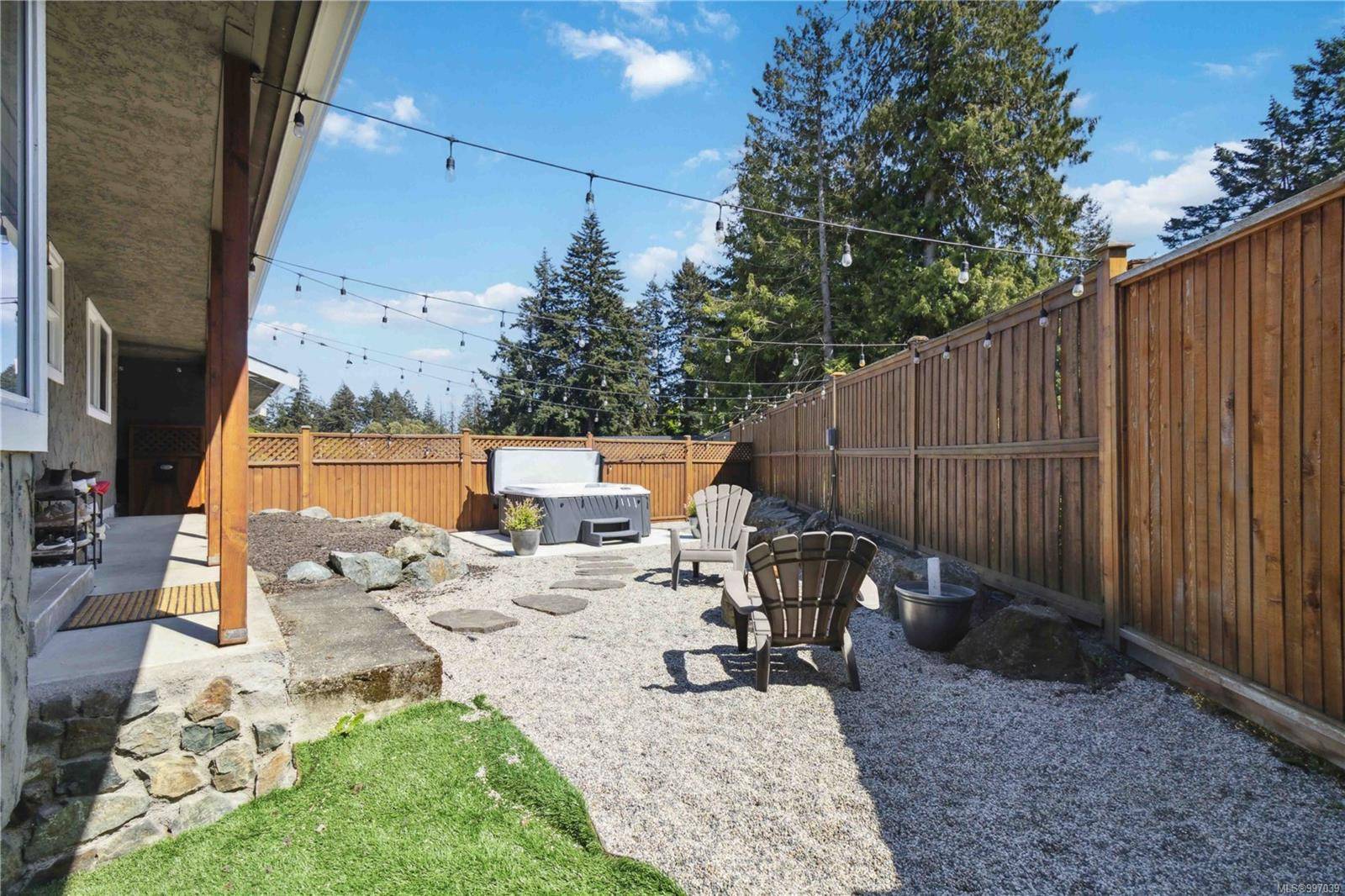 Colwood, BC V9B 1X7,3299 Marty Lane