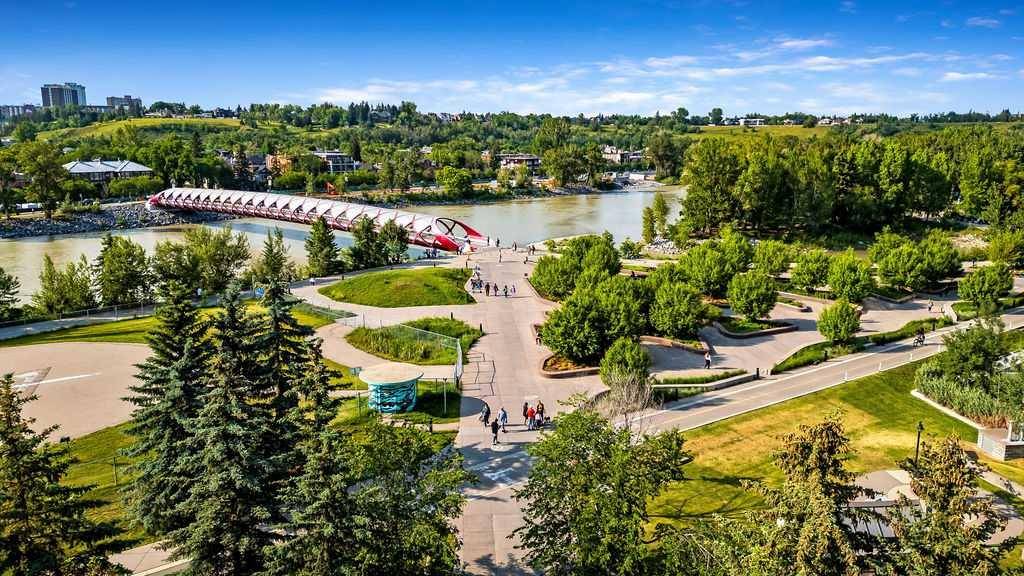 Calgary, AB T2P 5E2,200 La Caille PL SW #301