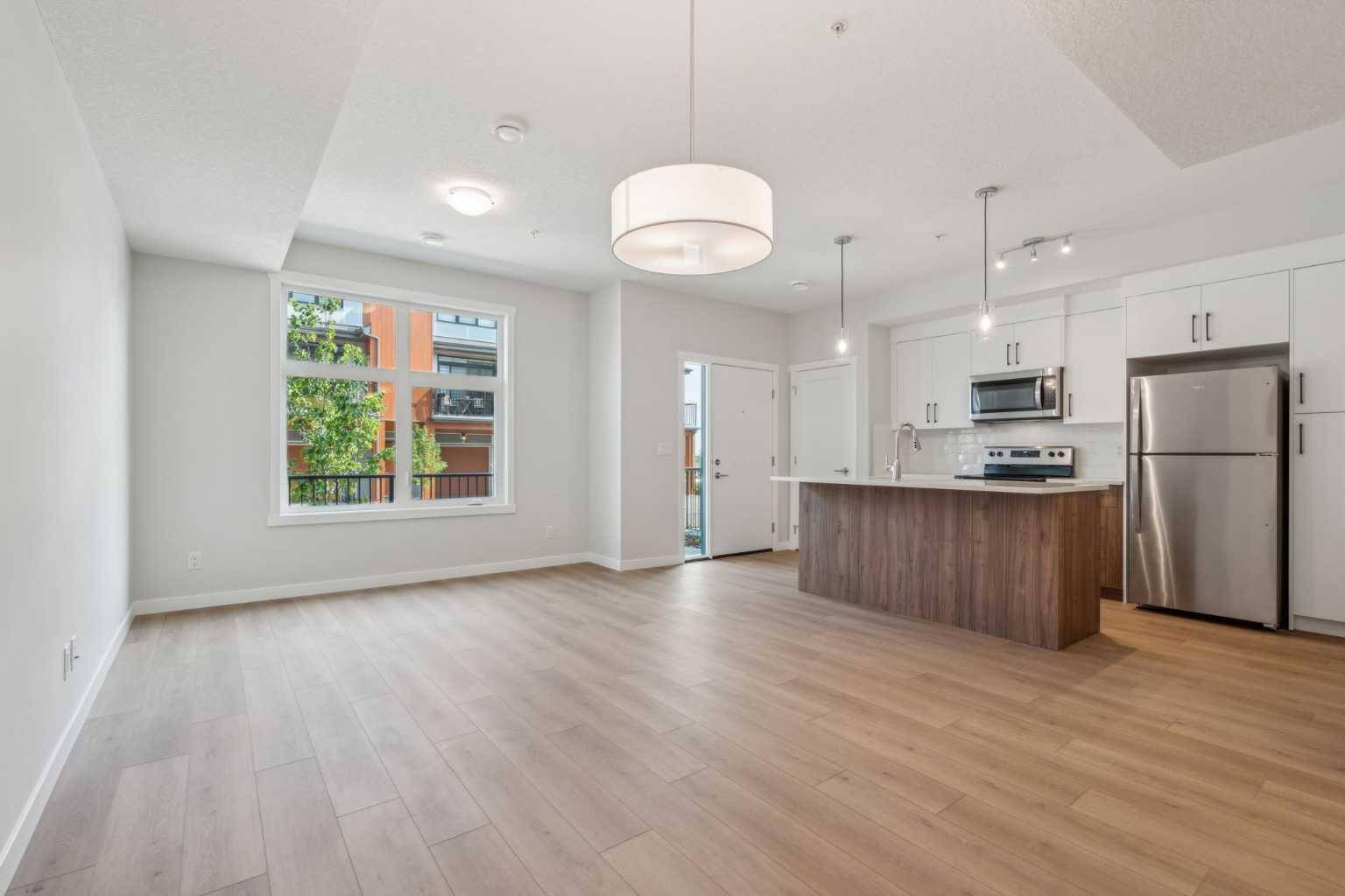 Calgary, AB T2X4C1,400 Belmont ST SW #906