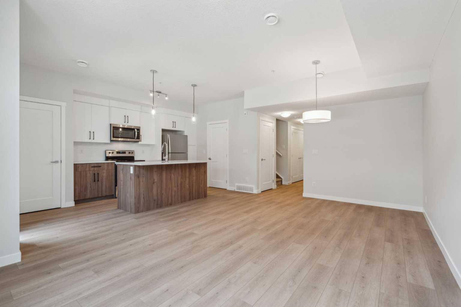 Calgary, AB T2X4C1,400 Belmont ST SW #906