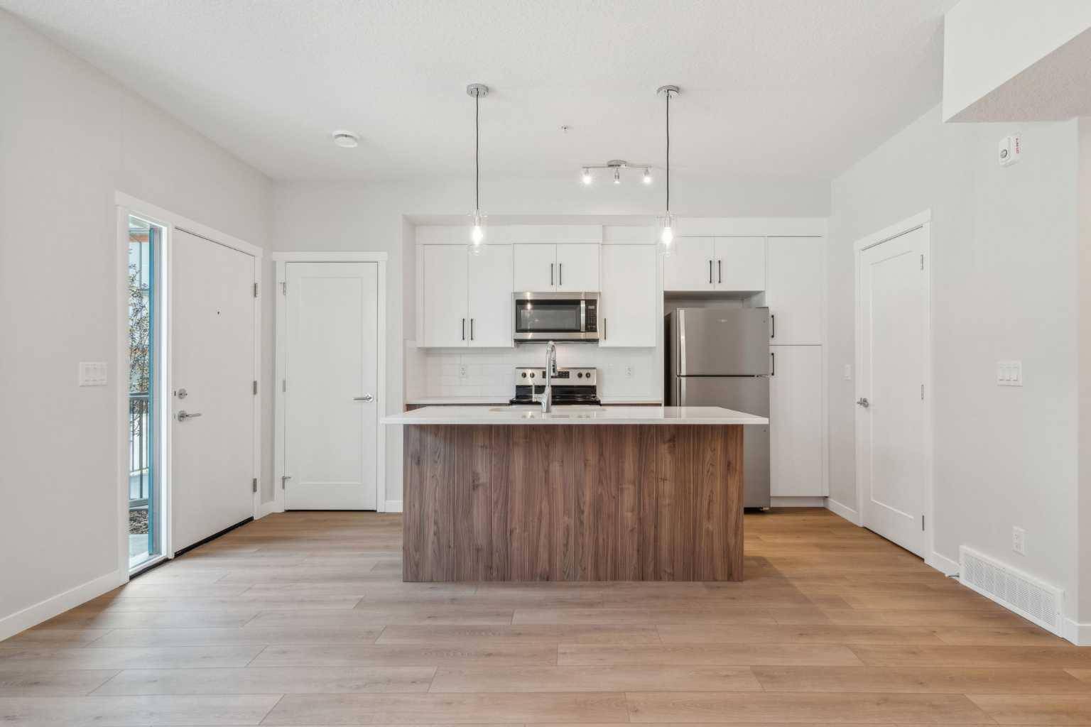 Calgary, AB T2X4C1,400 Belmont ST SW #906