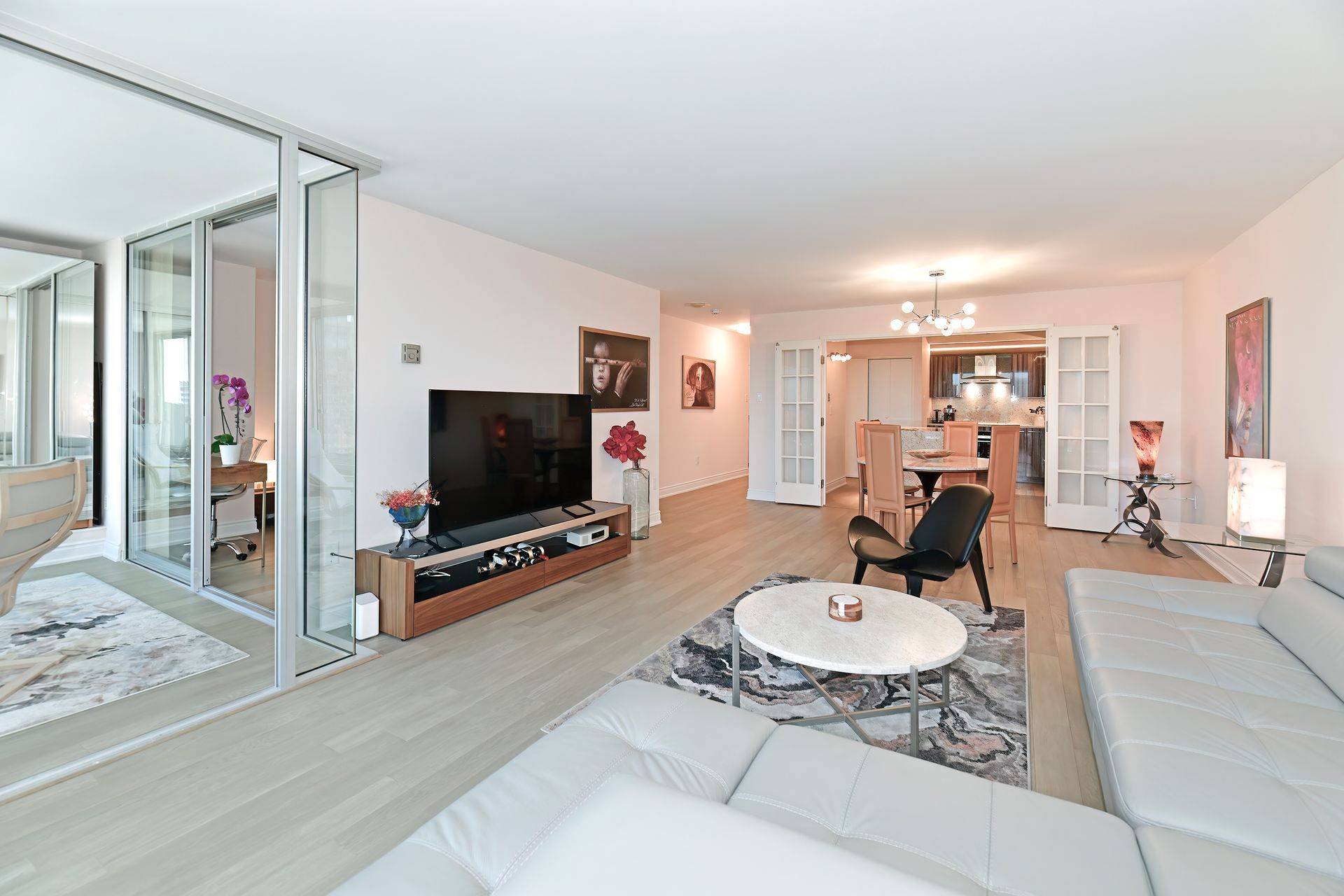 Toronto C02, ON M5S 2W7,110 Bloor ST W #1703