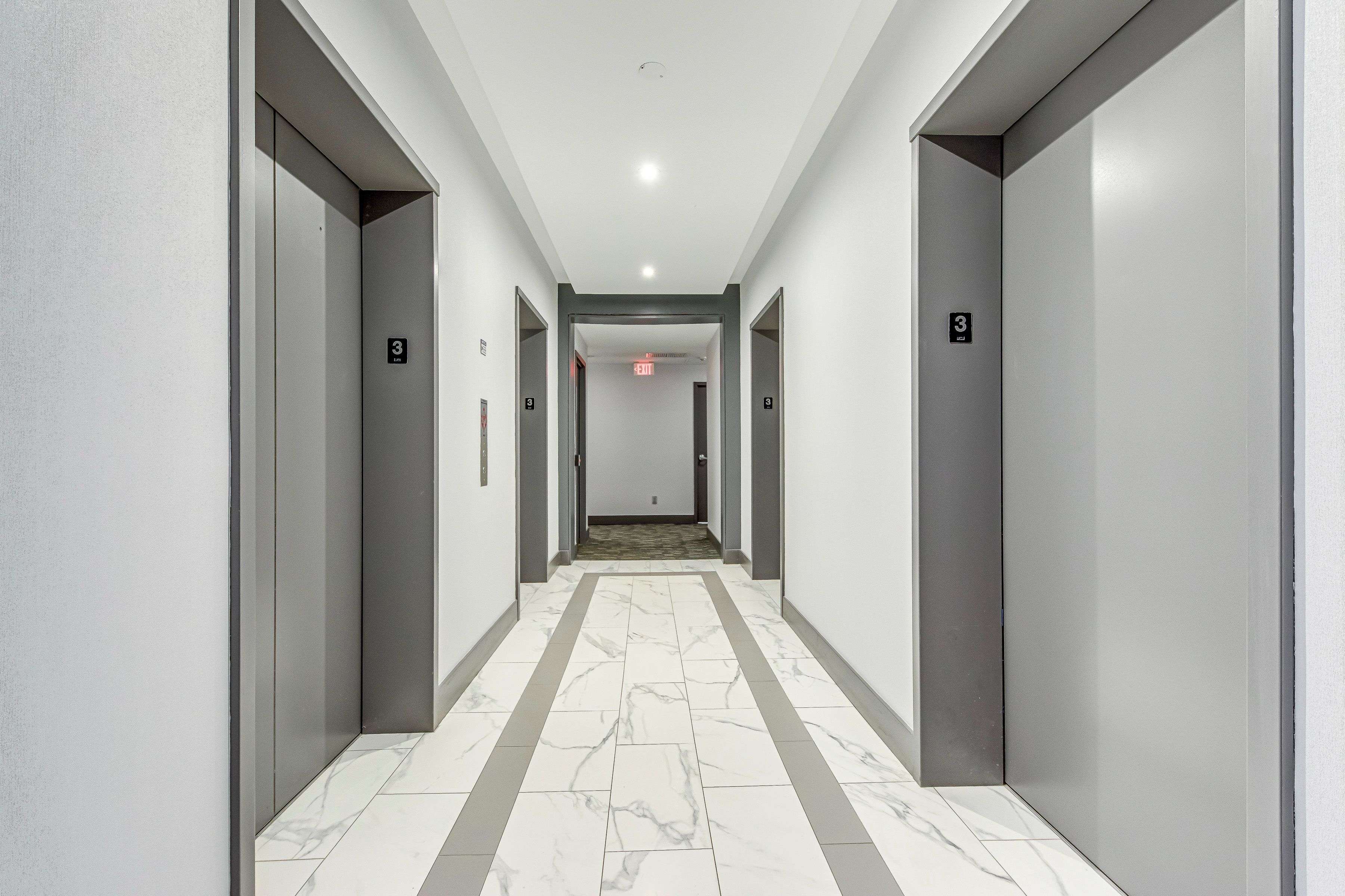 Mississauga, ON L5B 0E9,4070 Confederation Pkwy #302