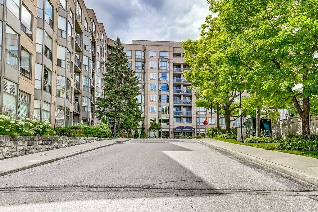 2511 Lakeshore RD W #415, Oakville, ON L6L 6L9