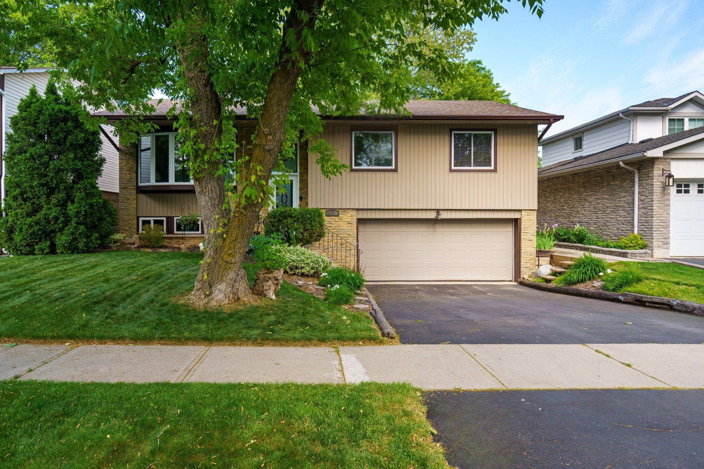3120 Bentworth DR, Burlington, ON L7M 1M2