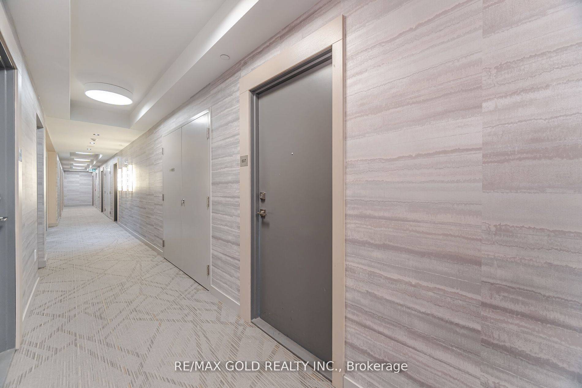 Mississauga, ON L5M 0Y6,4633 Glen Erin DR #607
