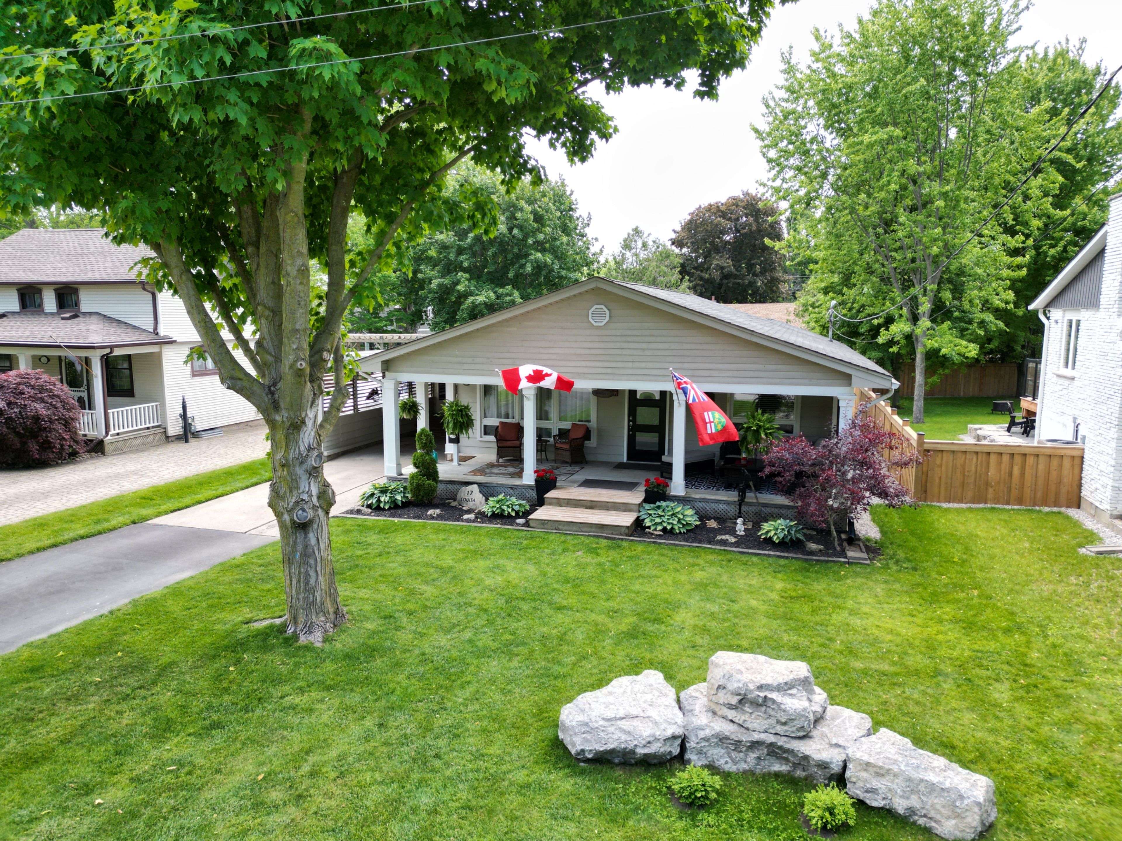 Bluewater, ON N0M 1G0,17 Louisa ST