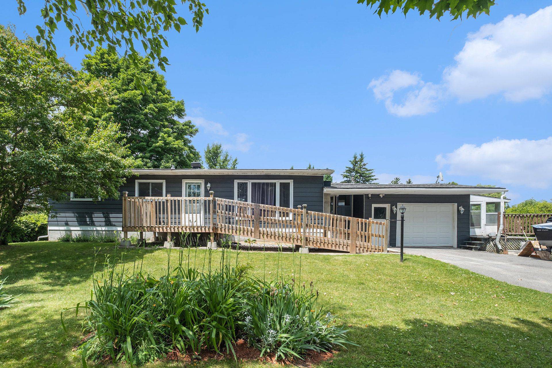350 Kelly Jordan RD, Montague, ON K7A 4S4