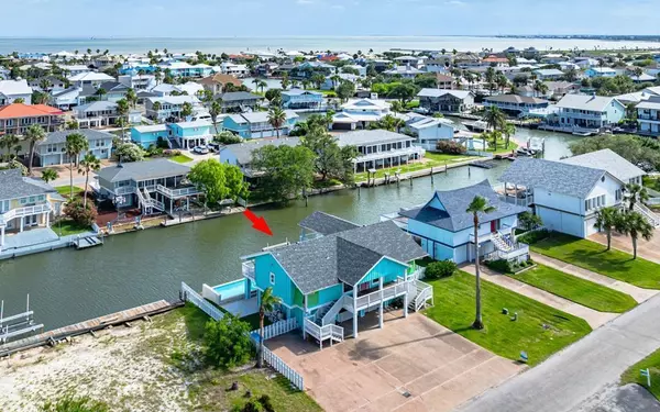 22 Whooping Crane Ln., Rockport, TX 78382
