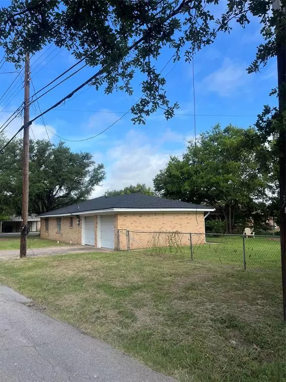 Lacy Lakeview, TX 76705,101 Oakland Drive