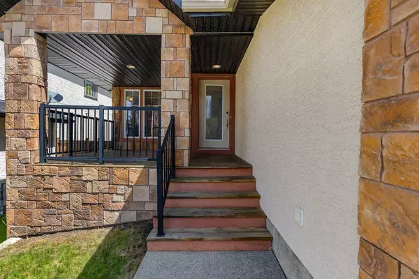 Calgary, AB T3B 0L6,40 Crestmont WAY SW