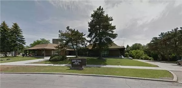 Toronto W10, ON M9V 4B9,2630 Kipling AVE #5