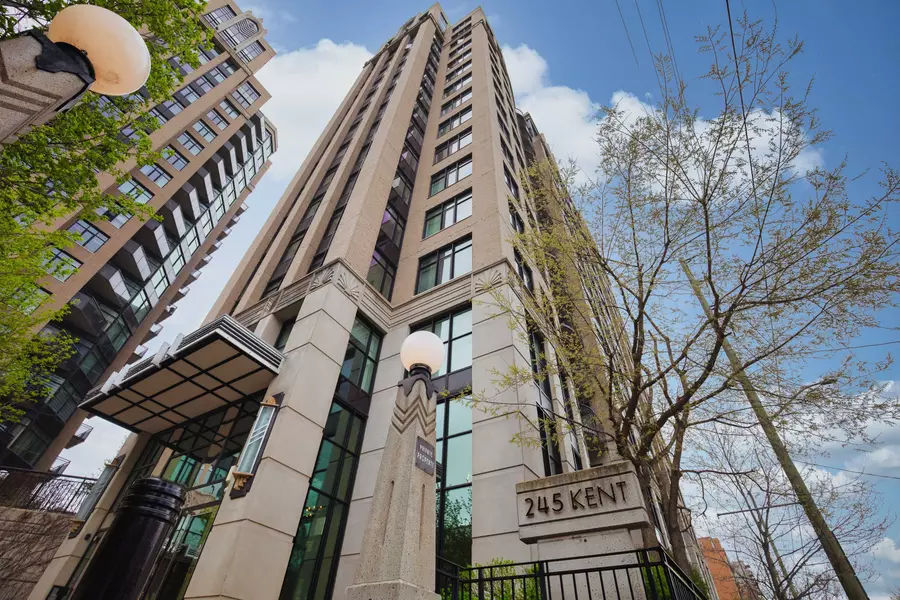 245 Kent ST #708, Ottawa Centre, ON K2P 0A5