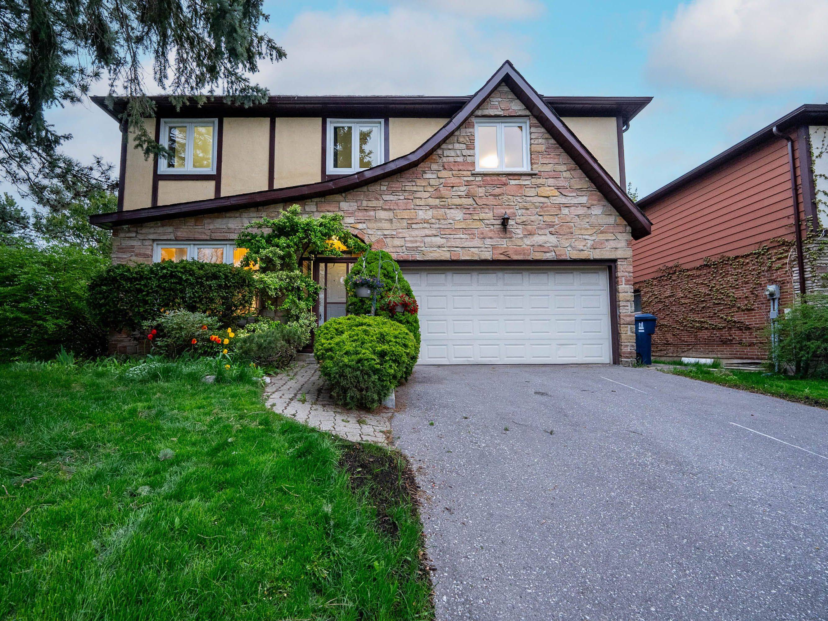 Toronto C15, ON M2H 2C3,194 Mcnicoll AVE