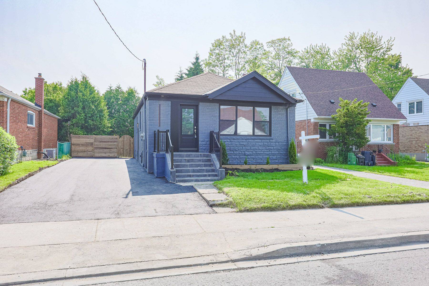 1348 Pharmacy AVE, Toronto E04, ON M1R 2J5