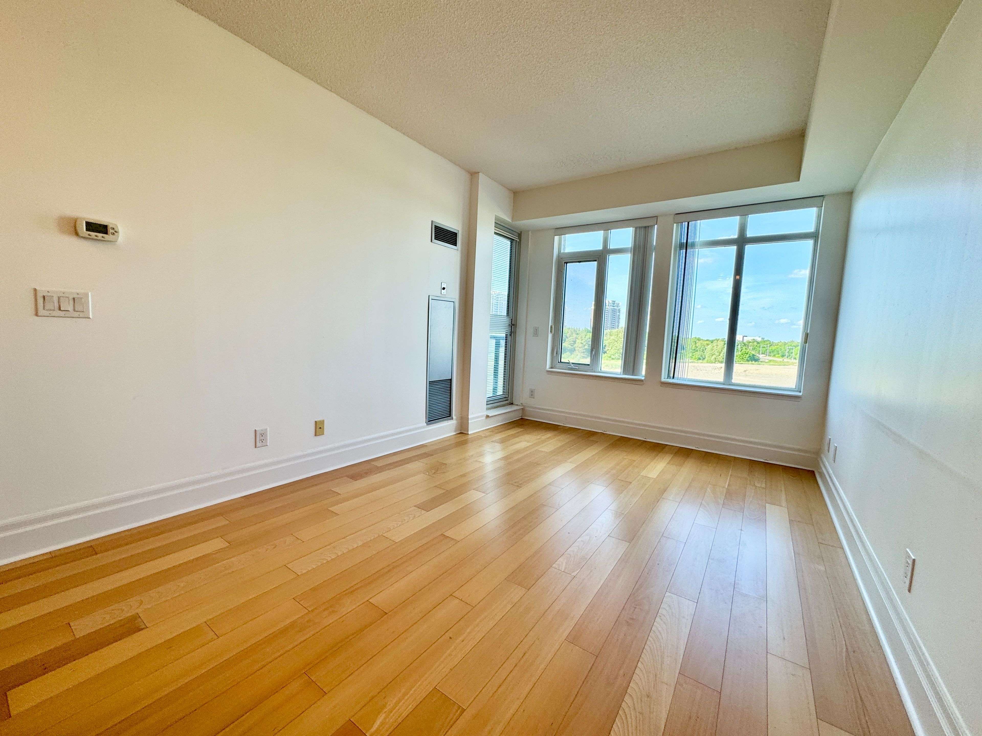 Markham, ON L6G 0C9,131 Upper Duke CRES #306