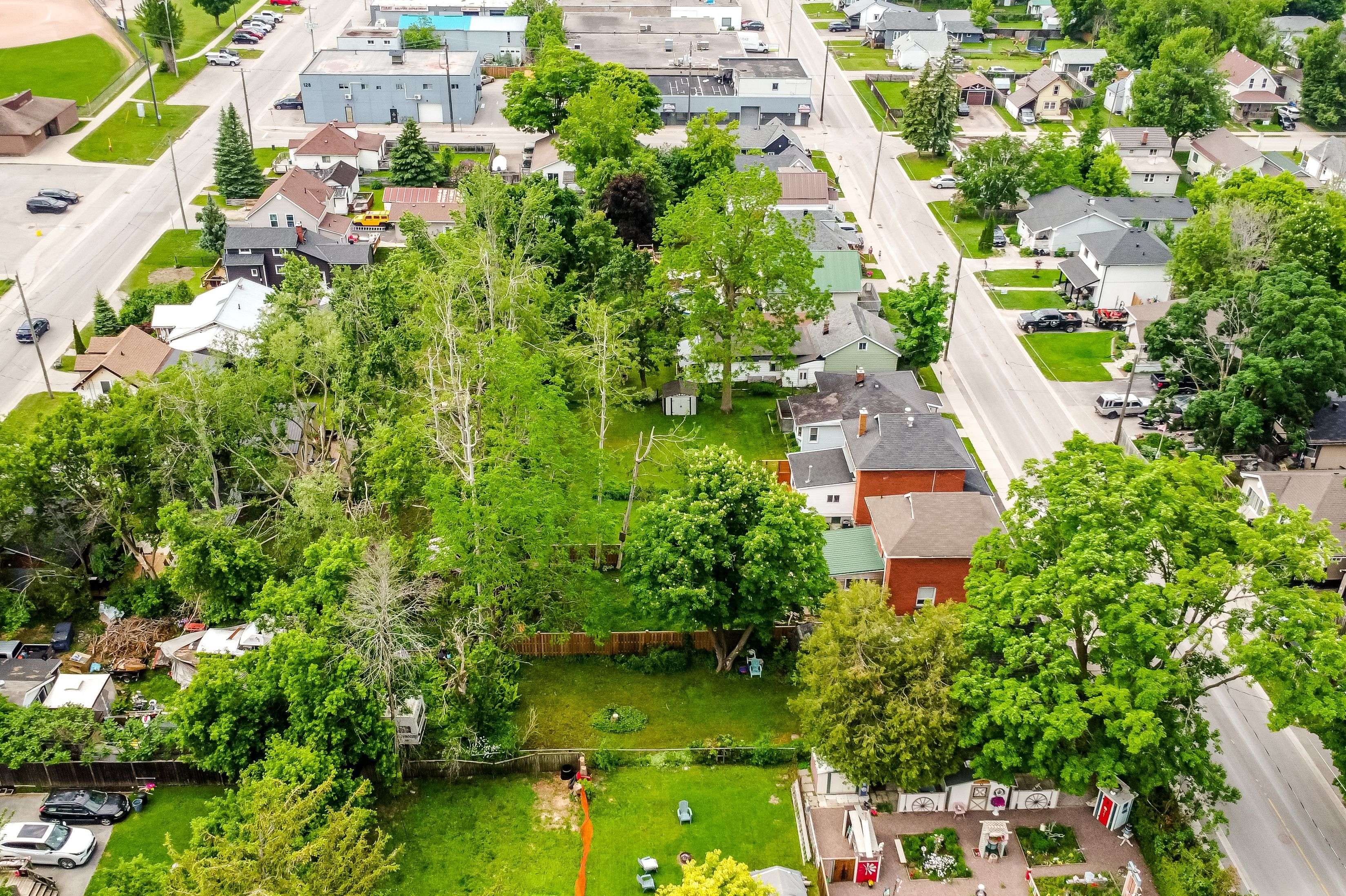 Orillia, ON L3V 5T1,147 Dufferin ST