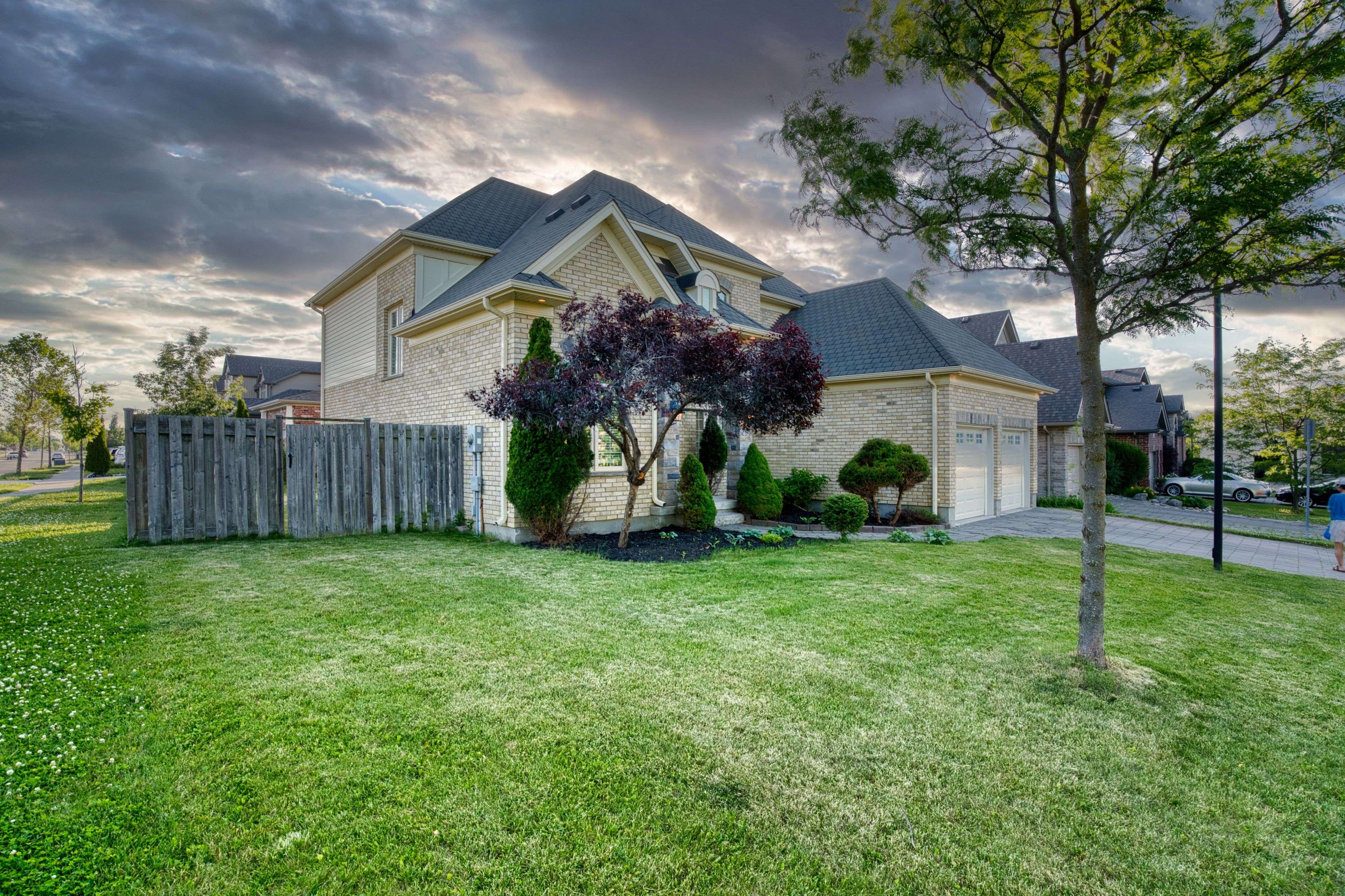 London North, ON N5X 0H4,515 Skyline AVE #55