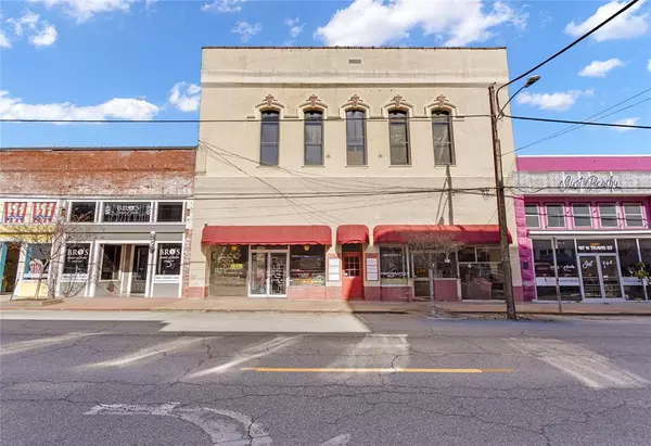 109-111 N Travis Street, Sherman, TX 75090