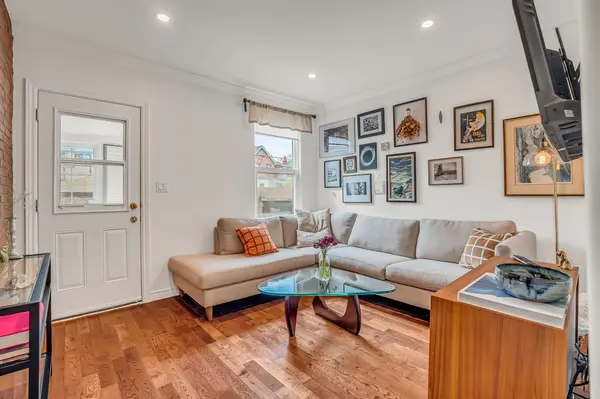 Toronto E01, ON M4J 4V7,1043 Craven RD