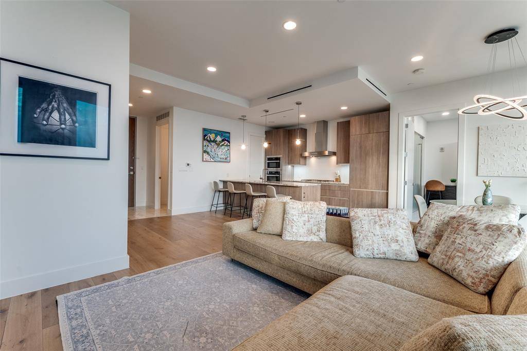 Dallas, TX 75201,3130 N Harwood Street #902