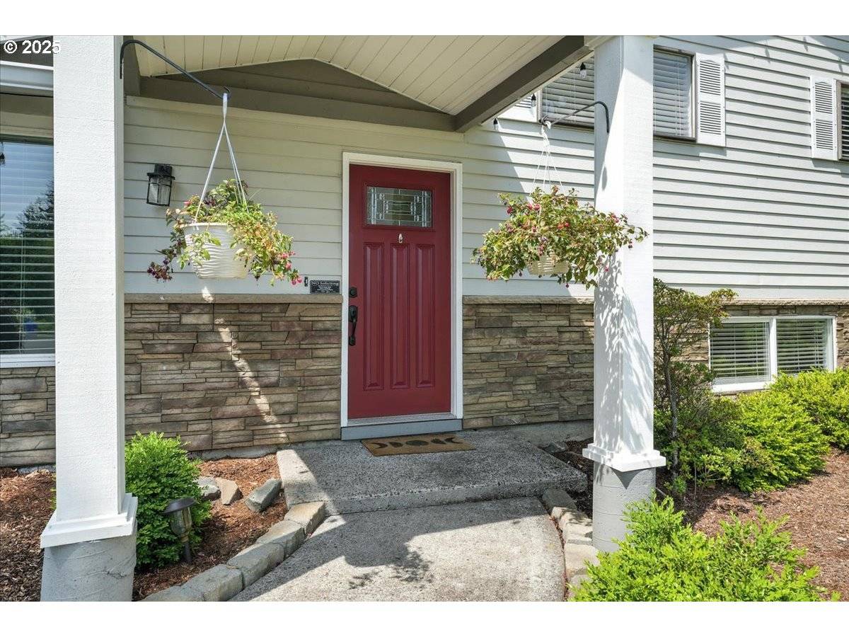 Gresham, OR 97030,1371 NE BARNES CT