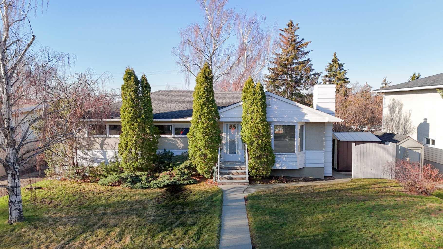 43 Canyon DR NW, Calgary, AB T2L 0R2