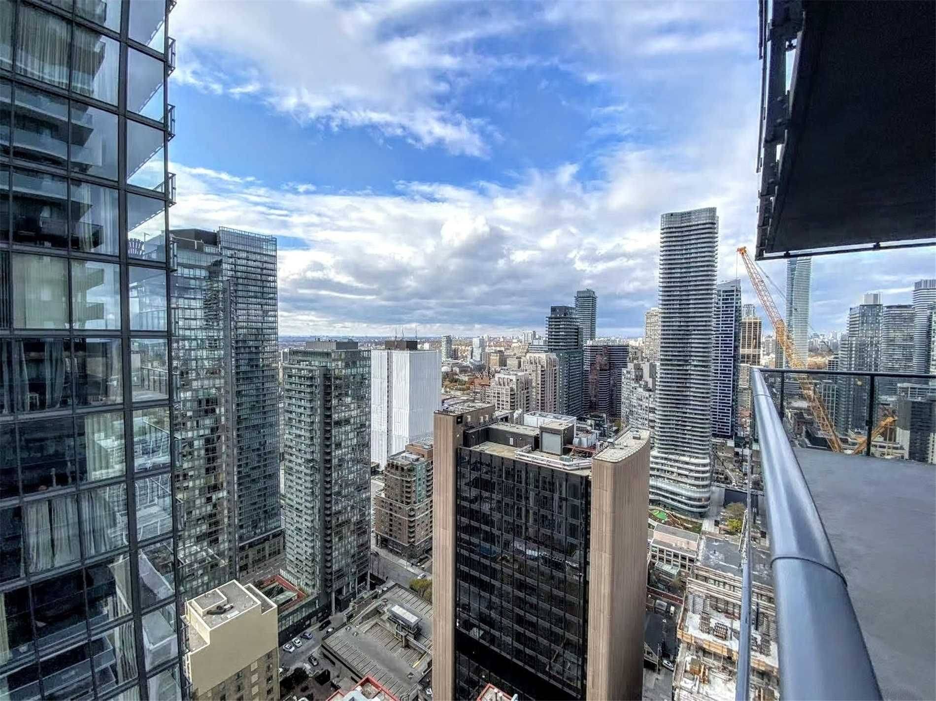 Toronto C01, ON M4Y 0E9,7 Grenville ST #4003
