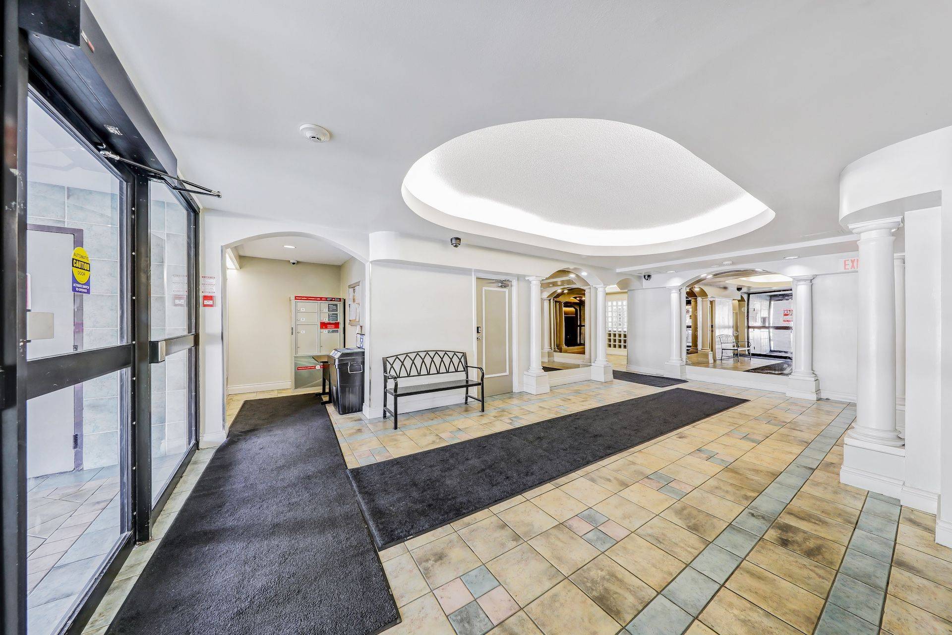 Toronto E04, ON M1R 5E5,1665 Victoria Park AVE #206