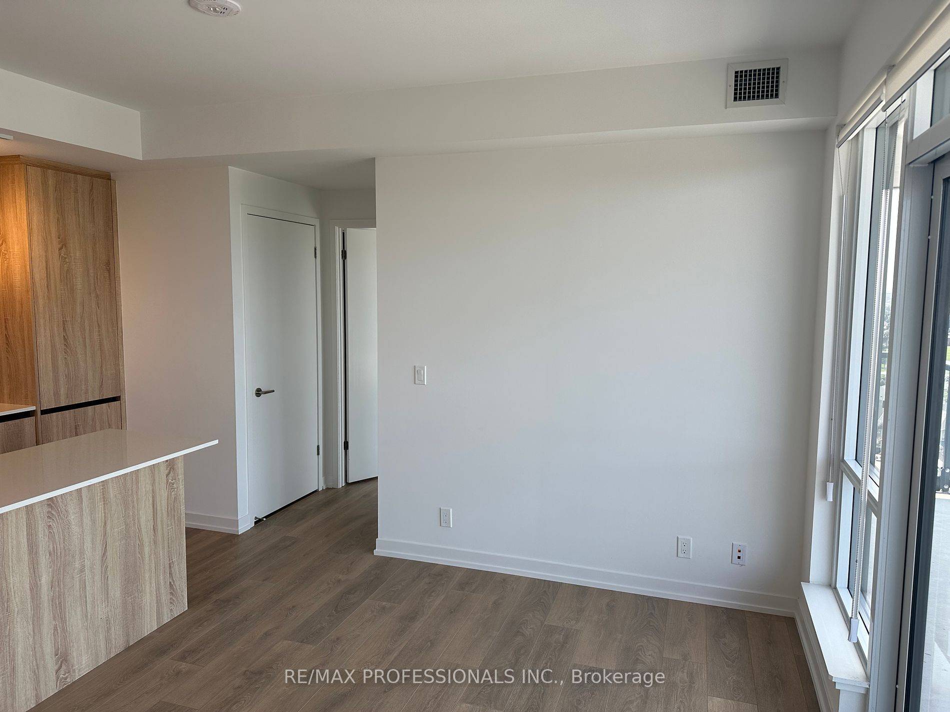 Vaughan, ON L4J 0L4,7950 Bathurst ST #B1203