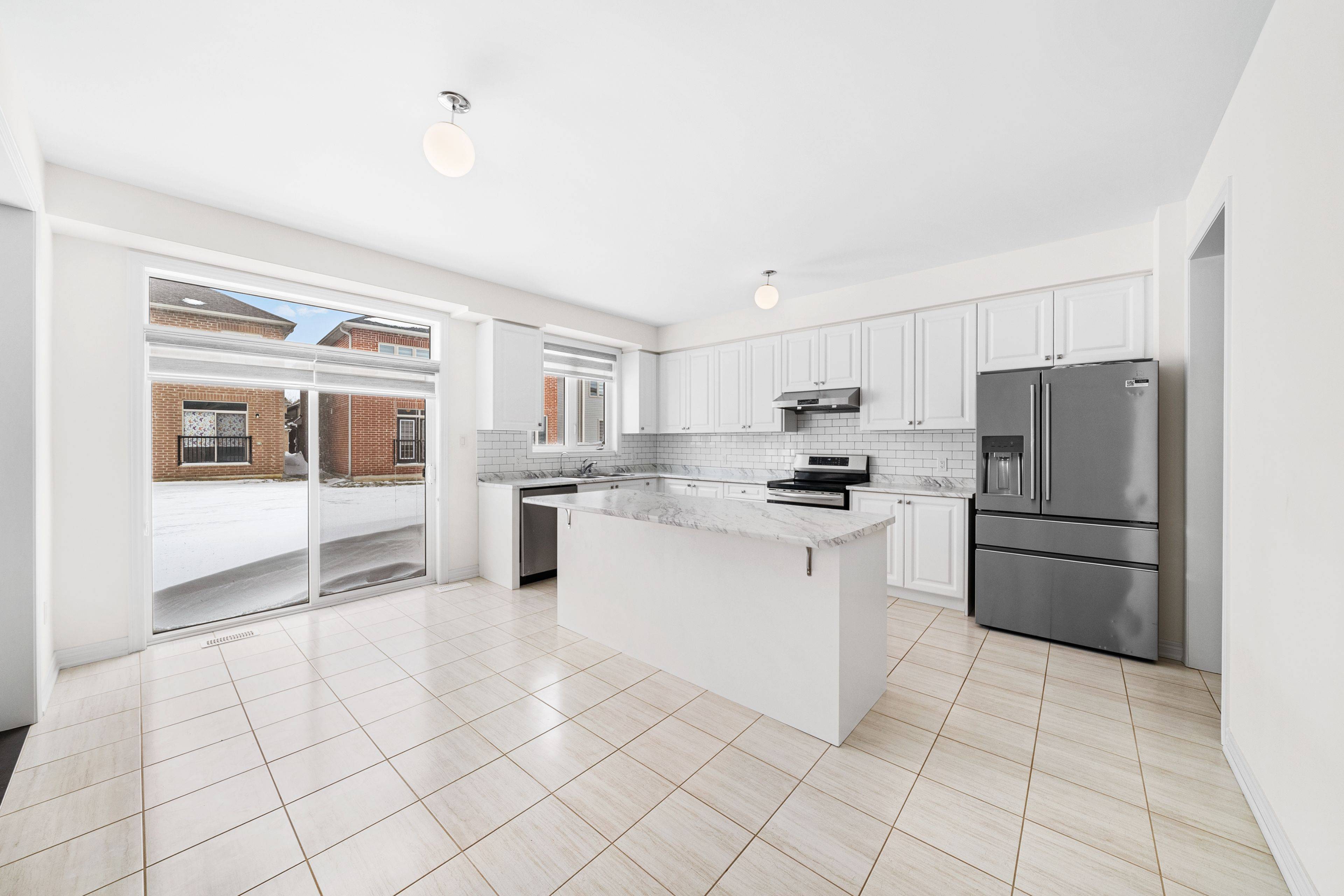 Shelburne, ON L9V 3Y3,196 Limestone LN