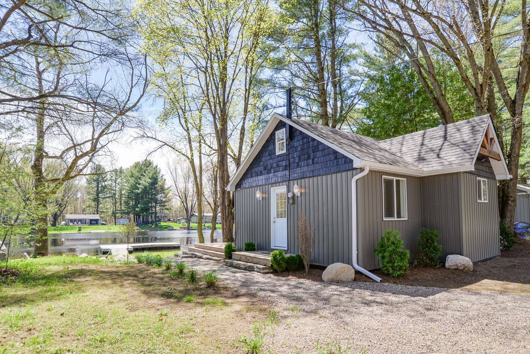 Gravenhurst, ON P0E 1N0,1036 BAGLEY RD