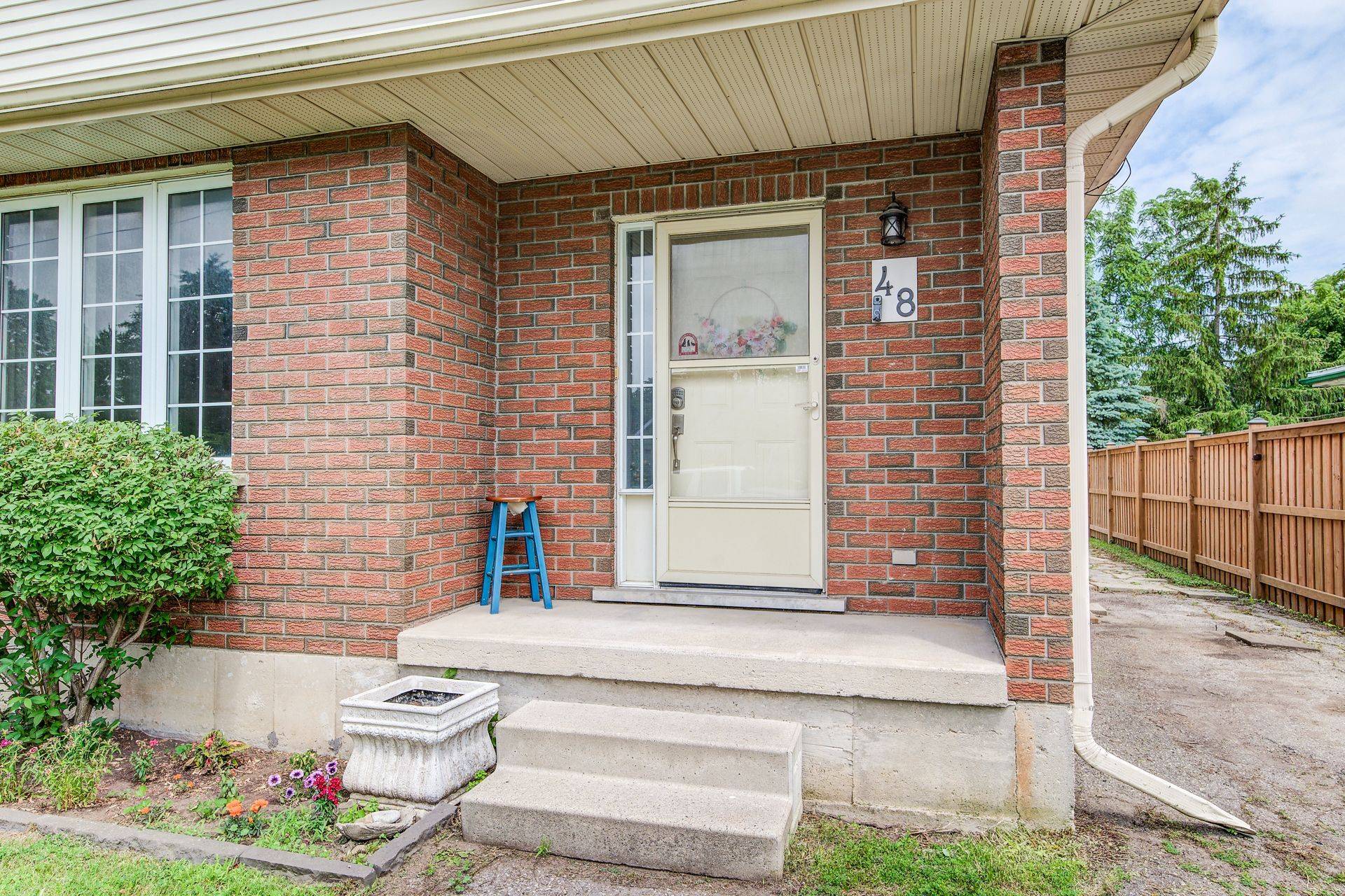 Blandford-blenheim, ON N0J 1S0,48 Albert ST E