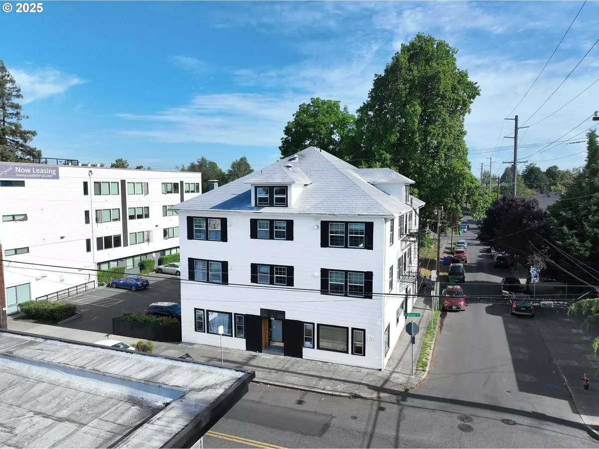 Portland, OR 97215,4435 SE BELMONT ST