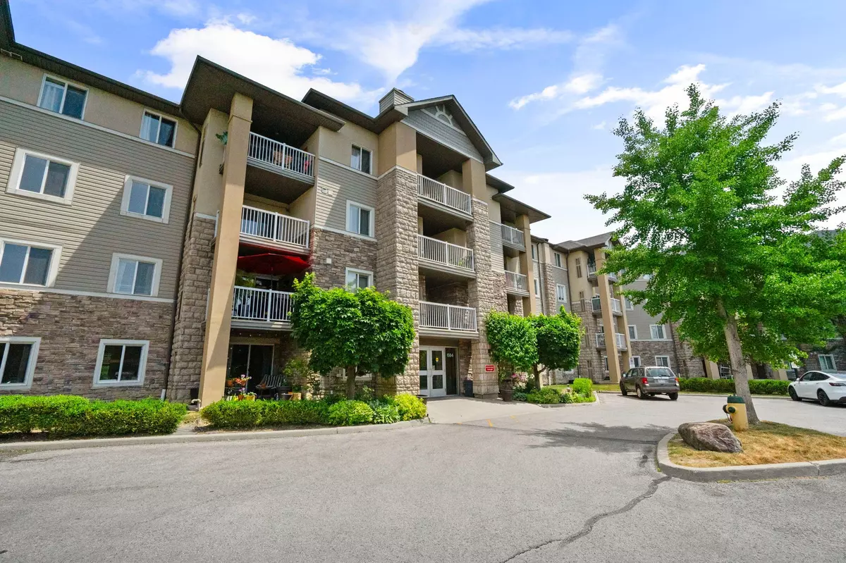Toronto E04, ON M1L 4W4,684 Warden AVE #301