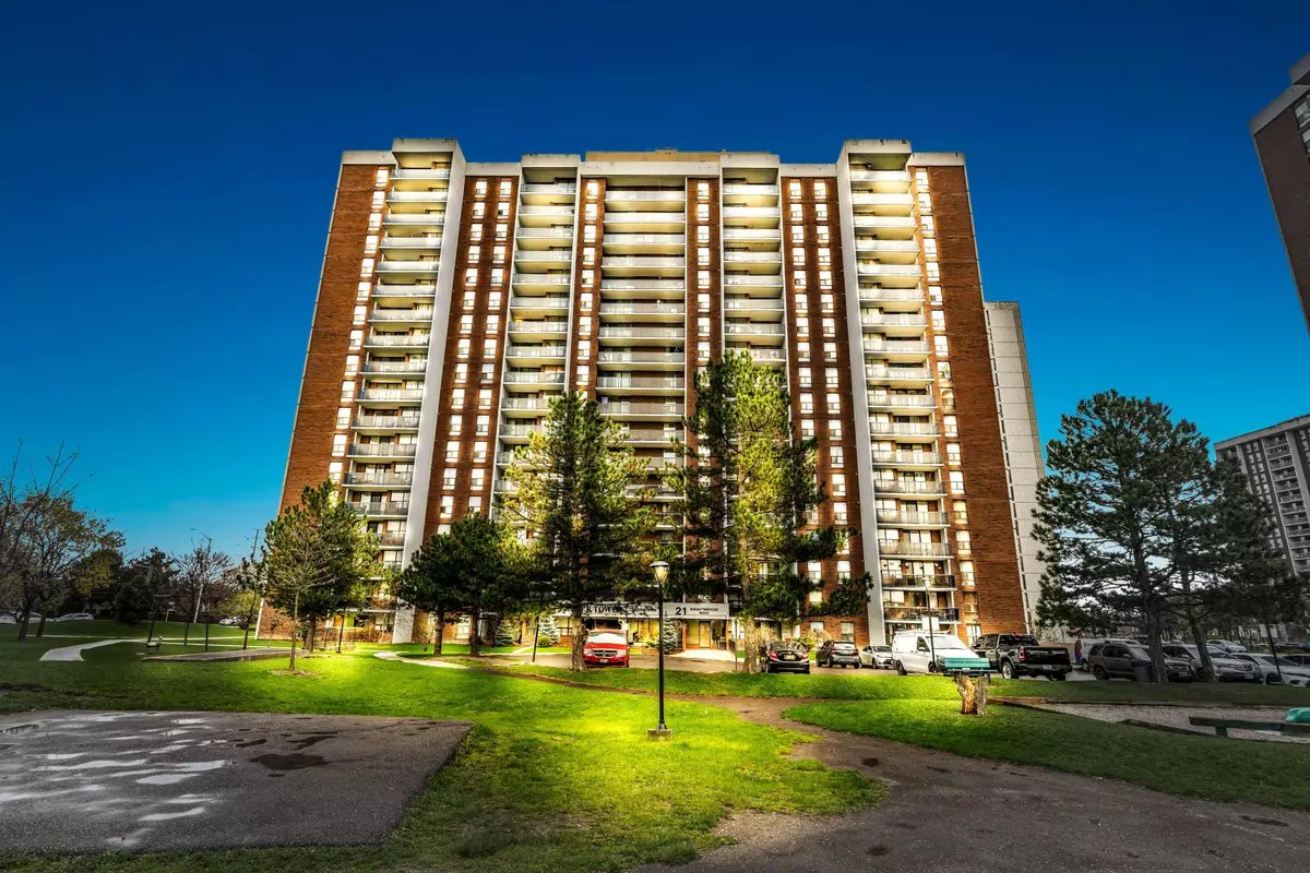 Brampton, ON L6T 3Y1,21 Knightsbridge RD #1408