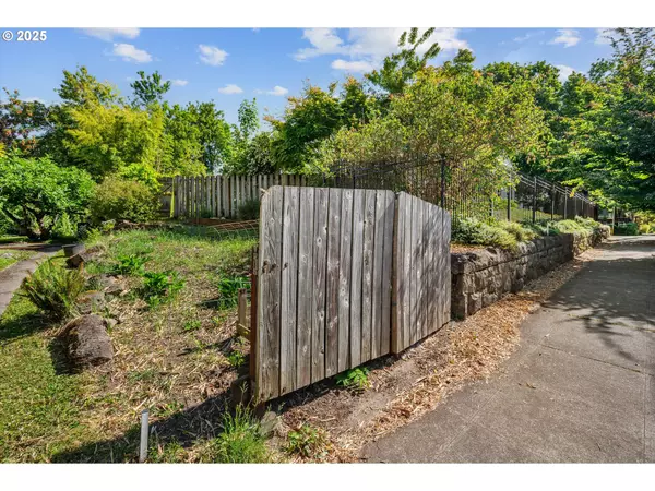Portland, OR 97214,Address not disclosed