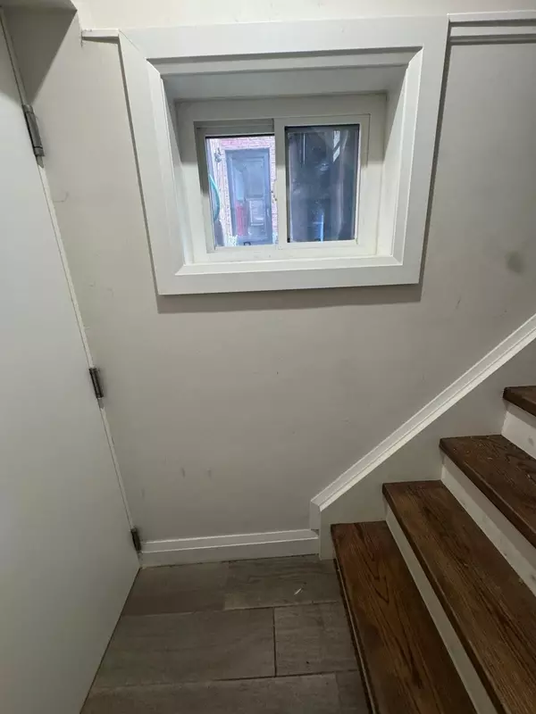 Toronto W02, ON M6S 3Z5,380 Jane ST #Lower