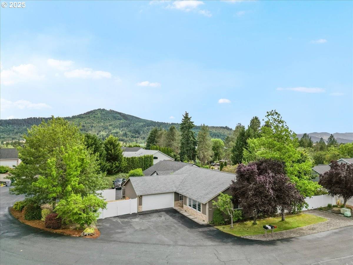 Sutherlin, OR 97479,2282 EAGLE LOOP