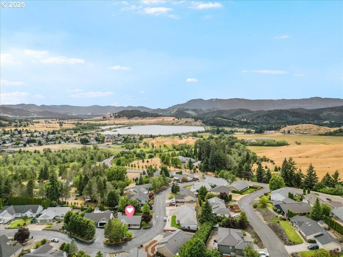 Sutherlin, OR 97479,2282 EAGLE LOOP
