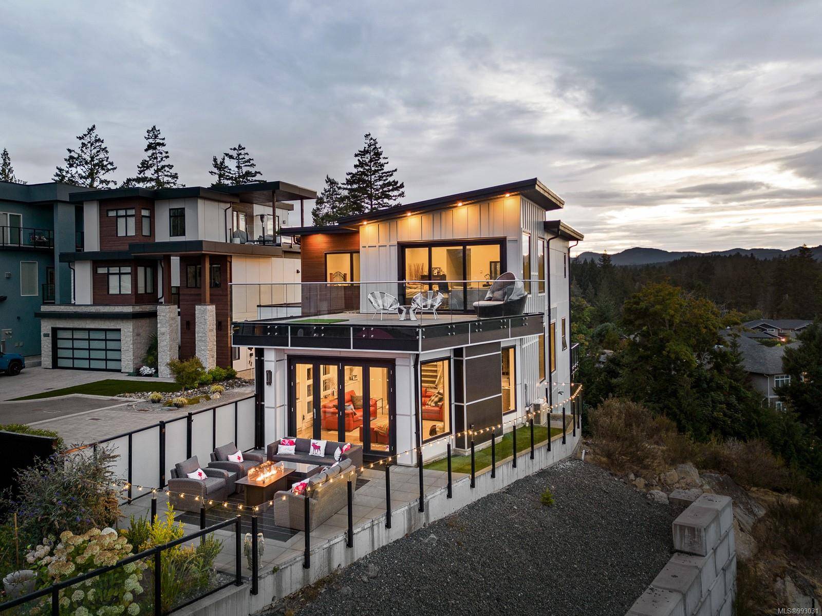 Colwood, BC V9C 0M3,3630 Ridge View Terr