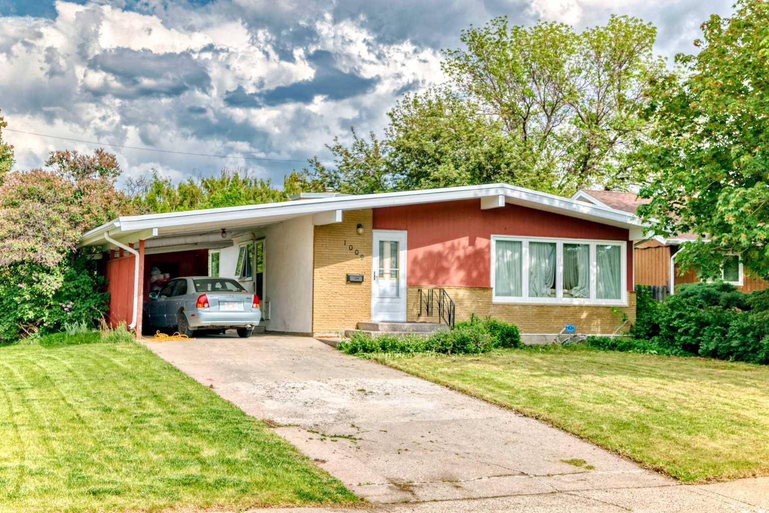 1009 17 ST North, Lethbridge, AB T1H 3E3