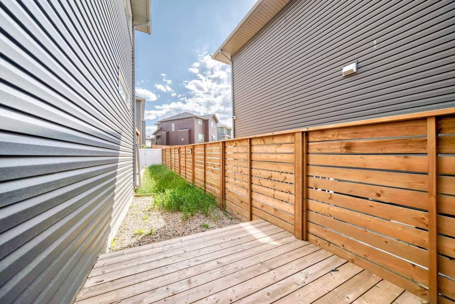 Calgary, AB T3P 0X9,39 Evansglen Link NW