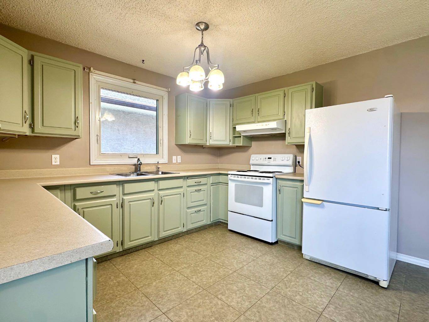 Whitecourt, AB T7S 1A4,5508 47 ST