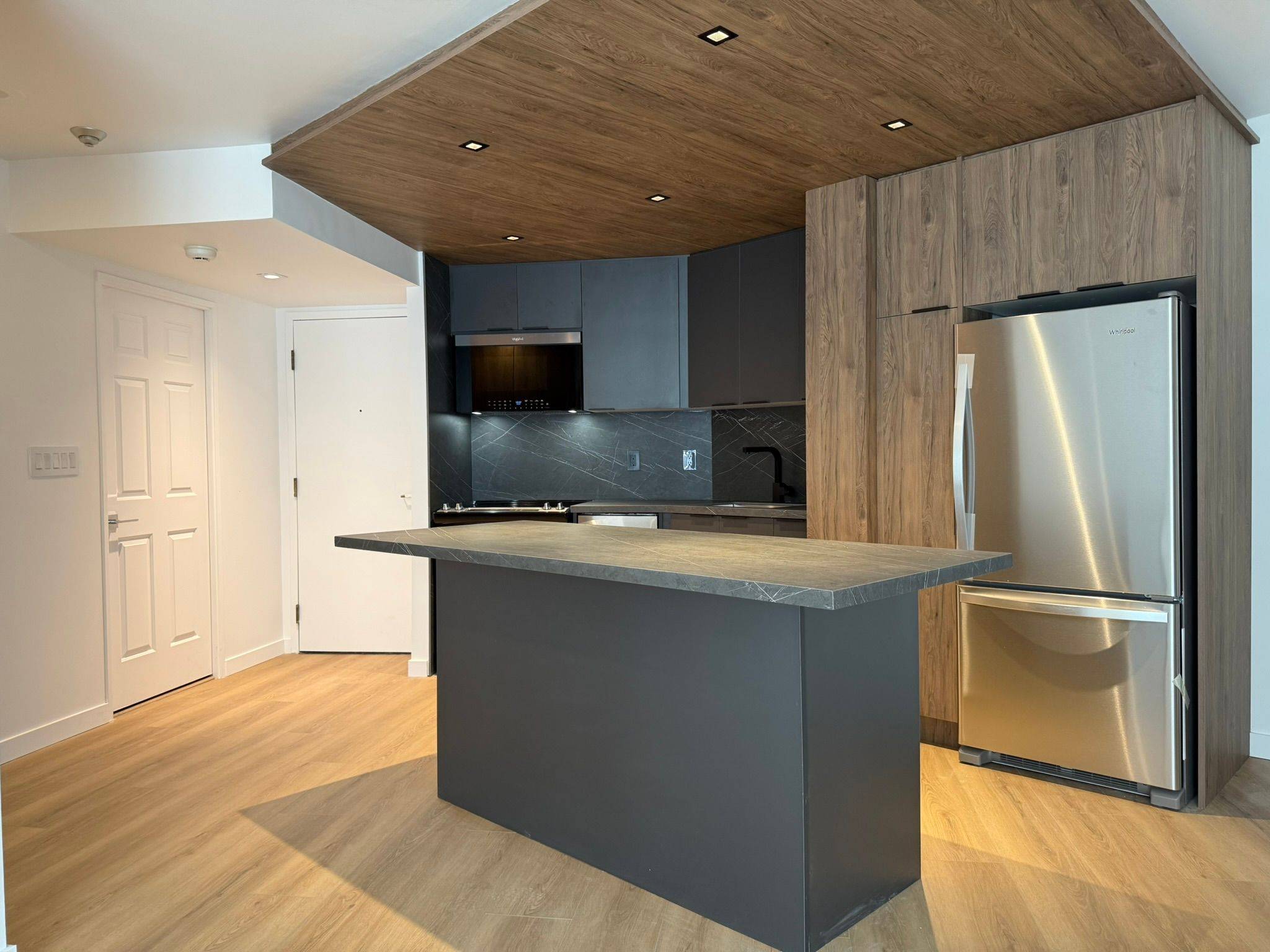 7 Carlton ST #1513, Toronto C08, ON M5B 2M3